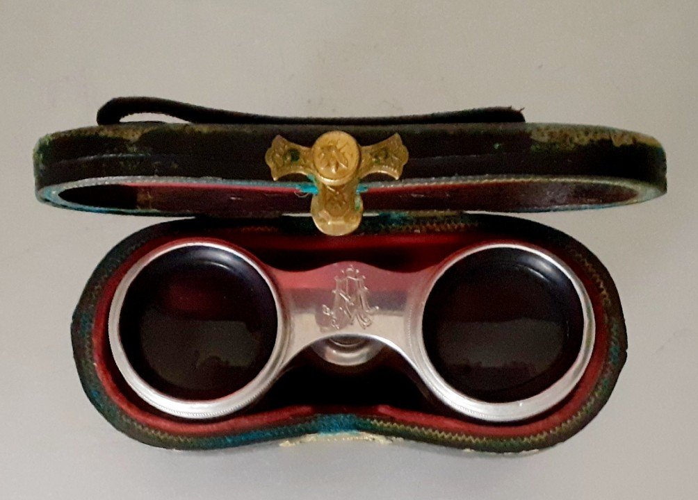 Pair Of Mother-of-pearl Theater Binoculars-photo-3