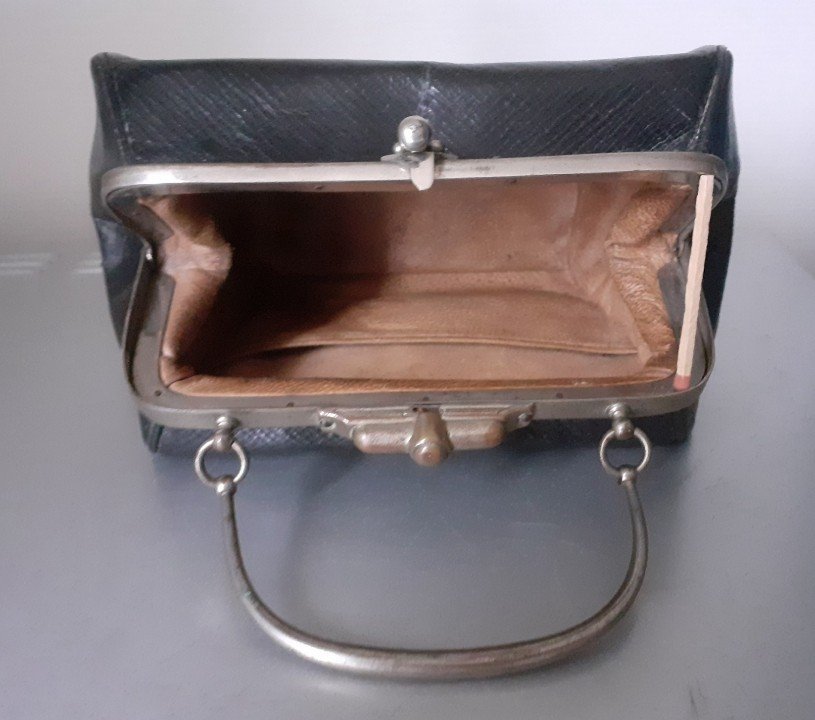 Small Black Leather Lady's Handbag 1900-photo-2