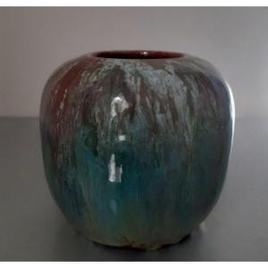 Bordeaux Cab Art Ceramic Vase