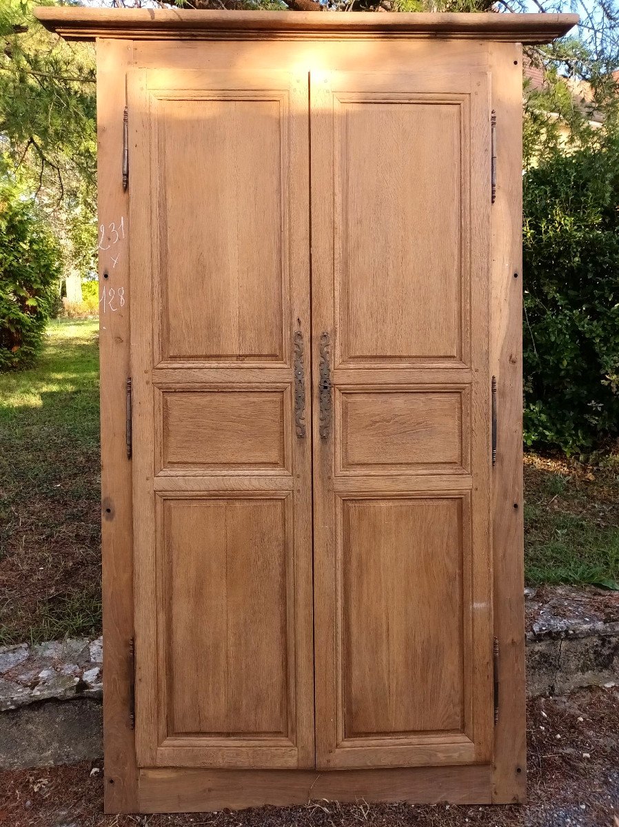 Oak Cupboard XVIII