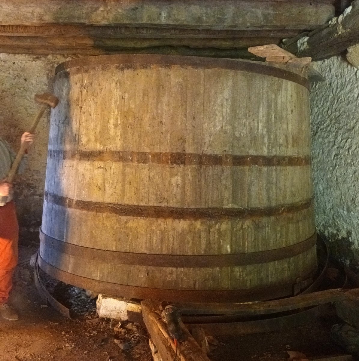 Important Lot Oak Planks, 18th Century Wine Tank, 18th Century Oak Cleats-photo-2