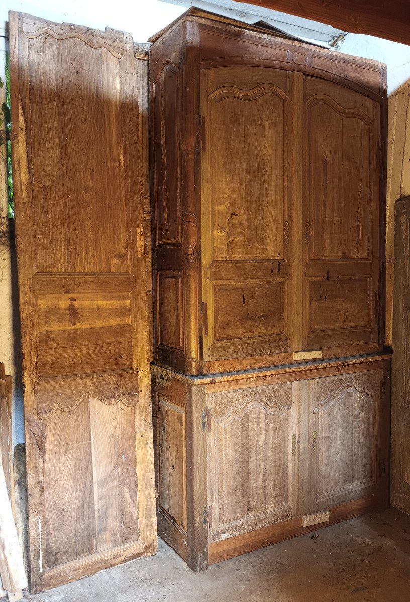 Large Cherry Wood Closet 18 Eme And 2 Panels Of Woodwork