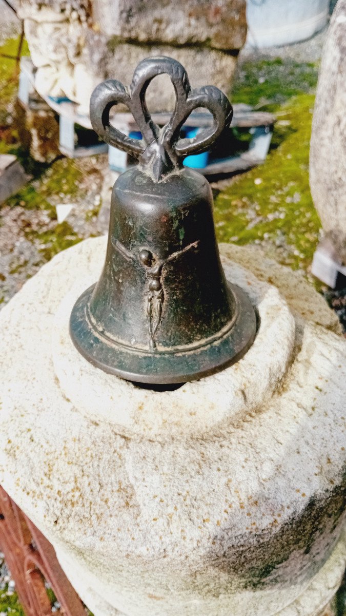 Ancienne Cloche d'Eglise , Cloche 16 Eme