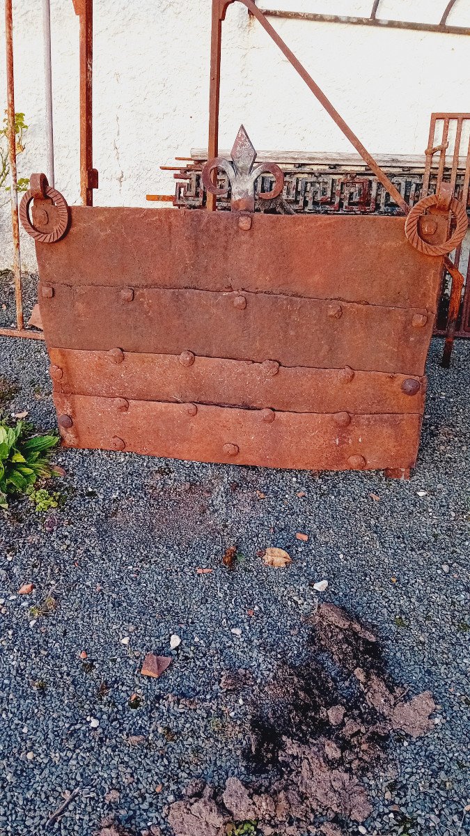 Very Old Wrought Iron Fireplace Plate, 16th Century Plate