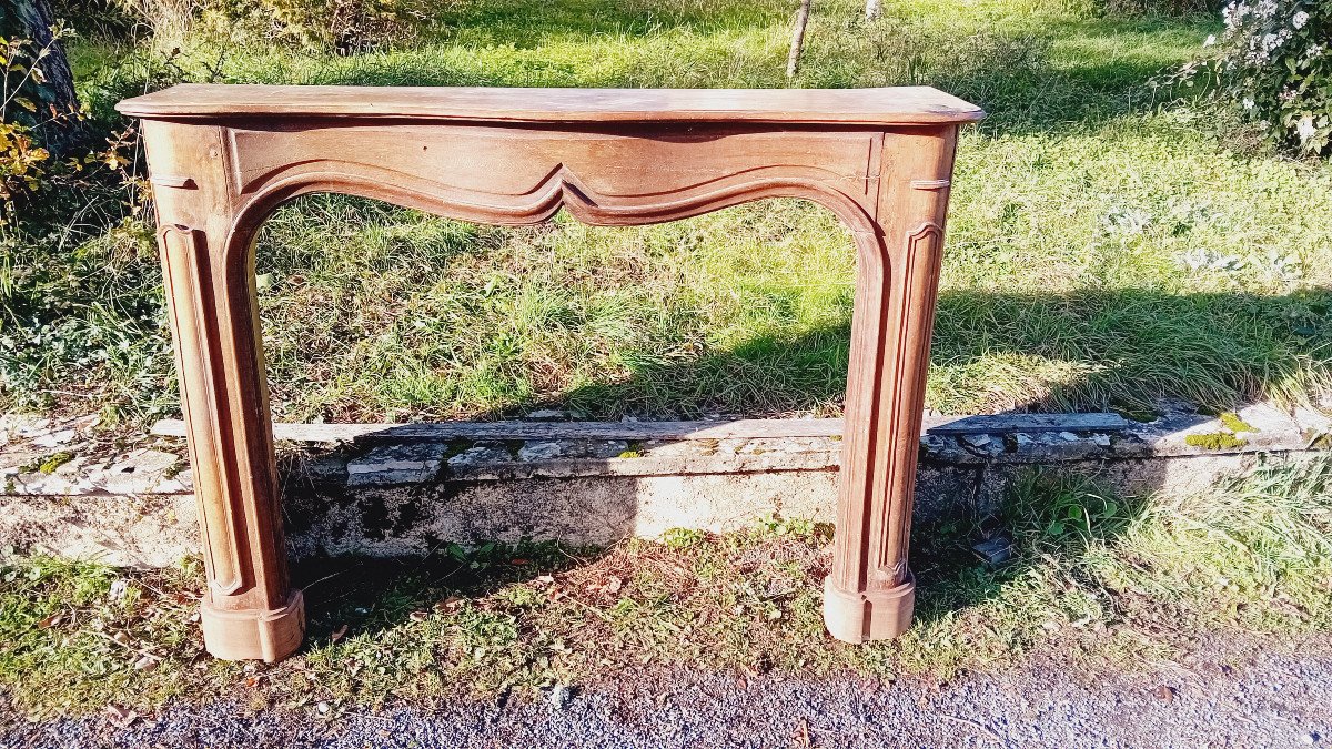 Sympathique Cheminée en bois,  En Noyer Fin XVIII Eme, boiserie du sud ouest