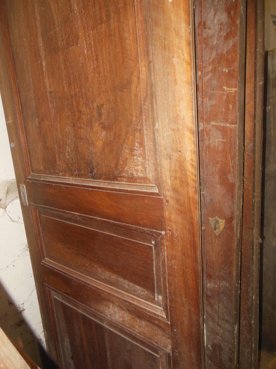 Doors And Woodwork Walnut 1830, 1850 Woodwork And Door Walnut-photo-1