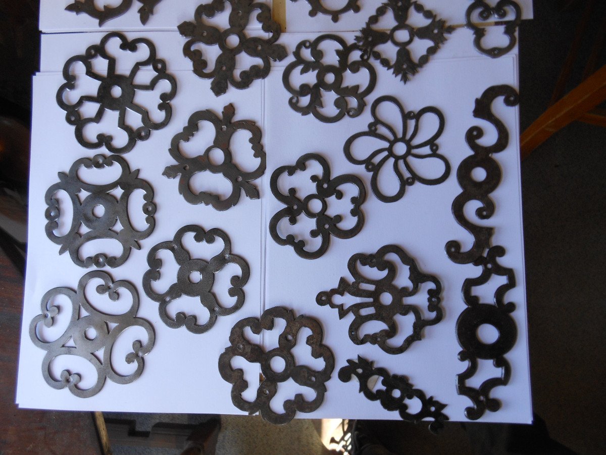 Large Choice Of Rosettes In Wrought Iron, Rosette From The XVIIth To The XIXth-photo-3