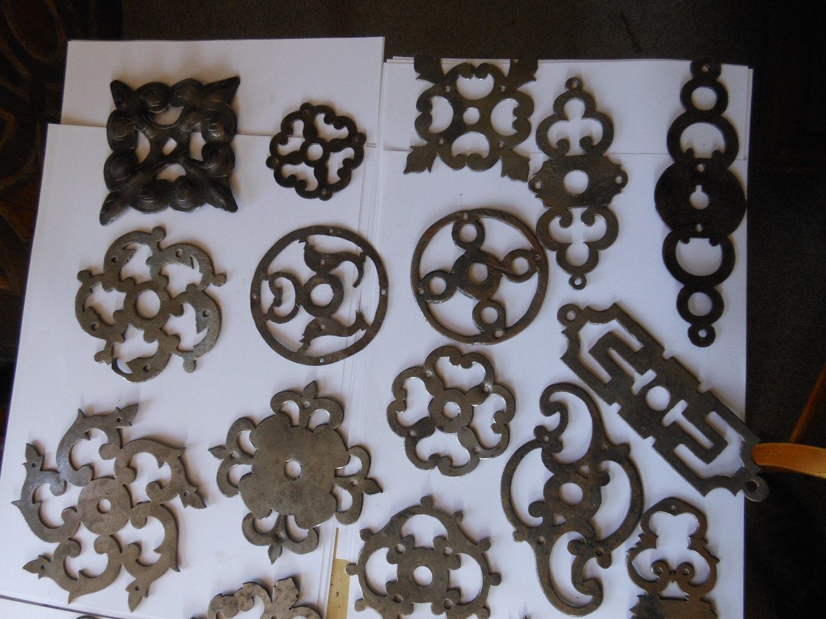 Large Choice Of Rosettes In Wrought Iron, Rosette From The XVIIth To The XIXth-photo-4