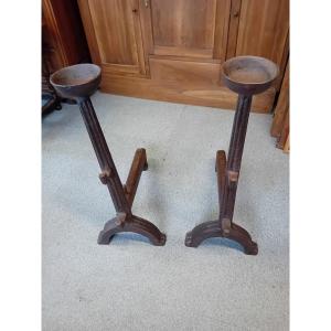 Large Pair Of Landiers, Andirons With Bowl In Cast Iron XVII Eme