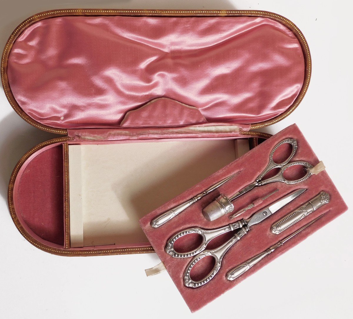 Old Sewing Kit Sterling Silver Sewing Scissors To Embroider Early Twentieth Leather Box-photo-3