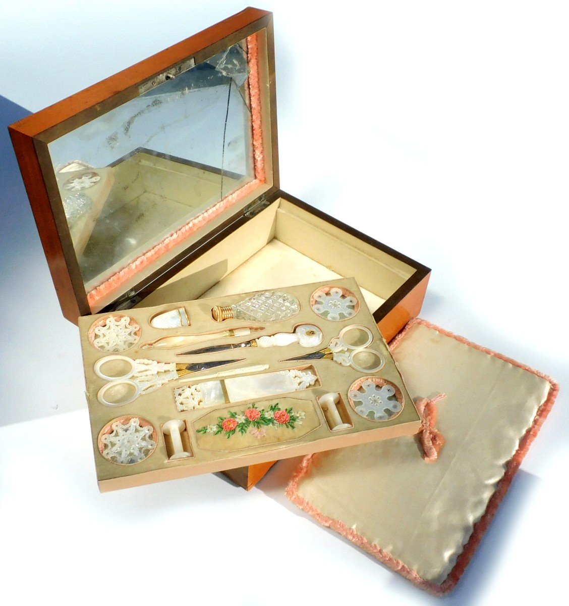 Inlaid Box Mother-of-pearl Sewing Kit Restoration-photo-1