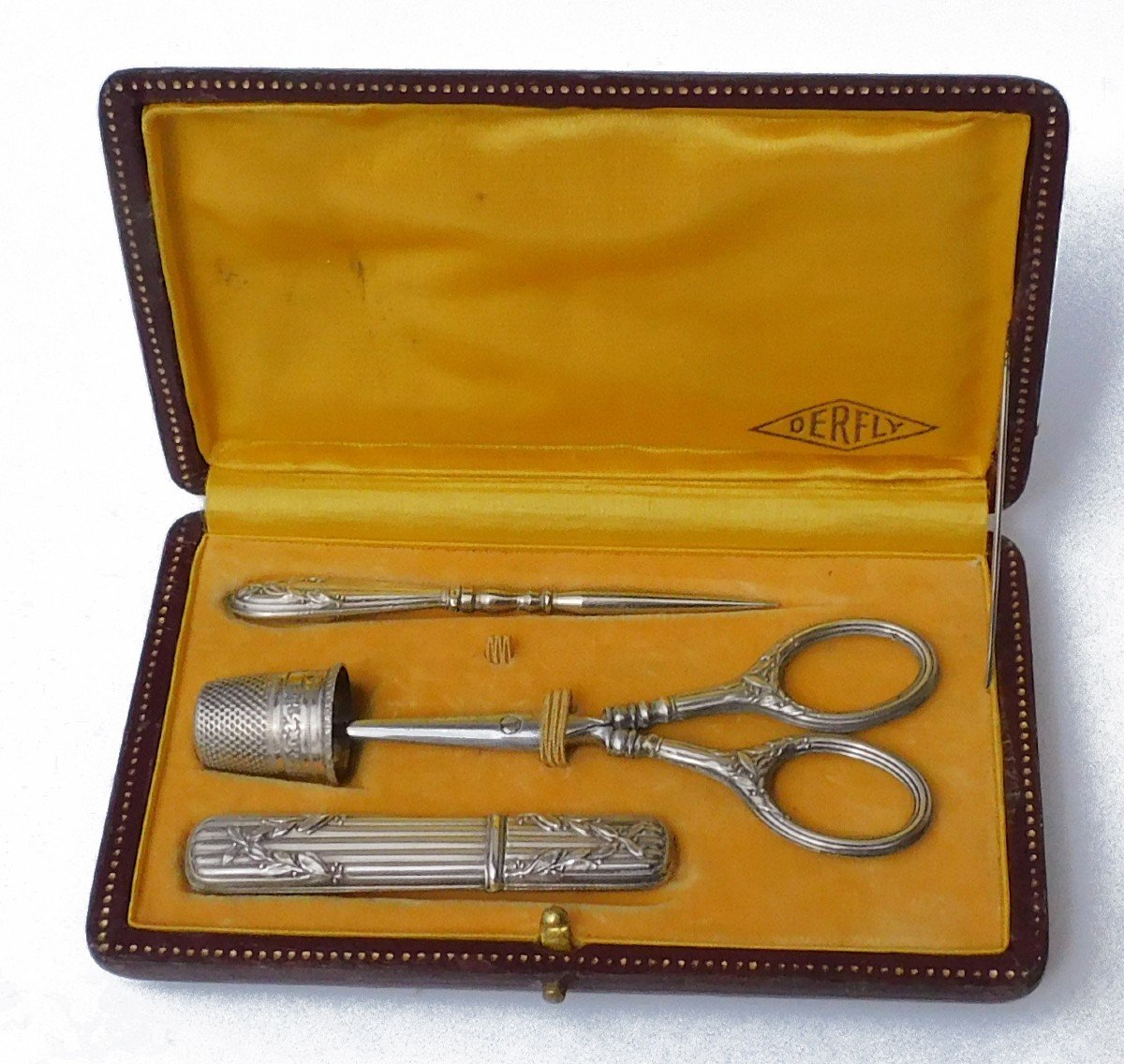 Silver Sewing Kit Early 19th Century Scissors Thimble Case Needles-photo-2