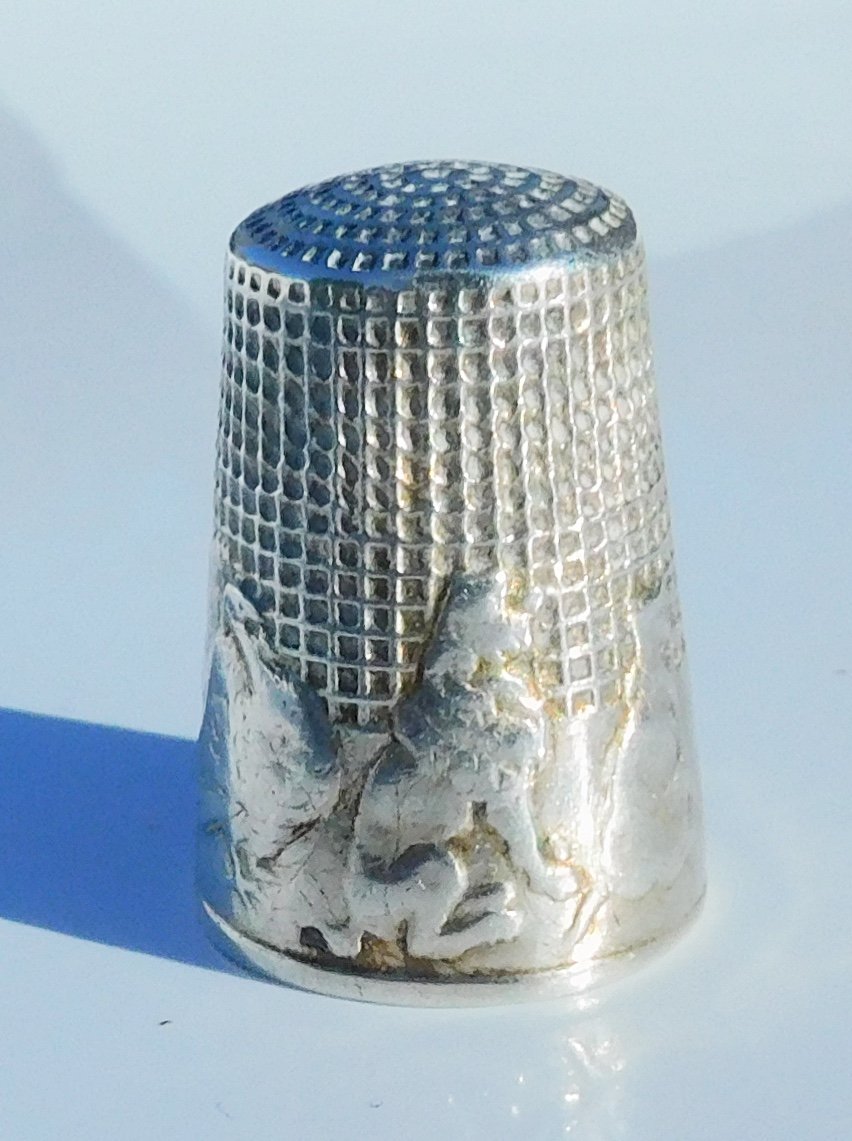 Sterling Silver Thimble Fable "the Monkey Who Shows The Lantern" Sewing Kit-photo-2