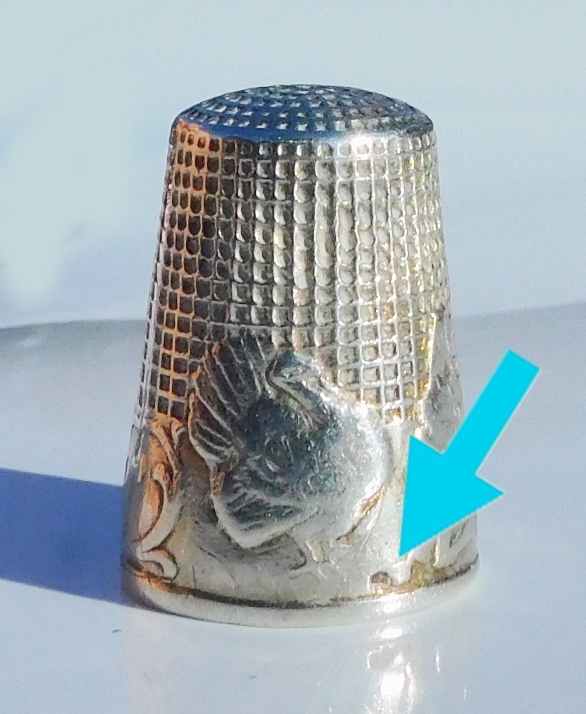 Sterling Silver Thimble Fable "the Monkey Who Shows The Lantern" Sewing Kit-photo-1