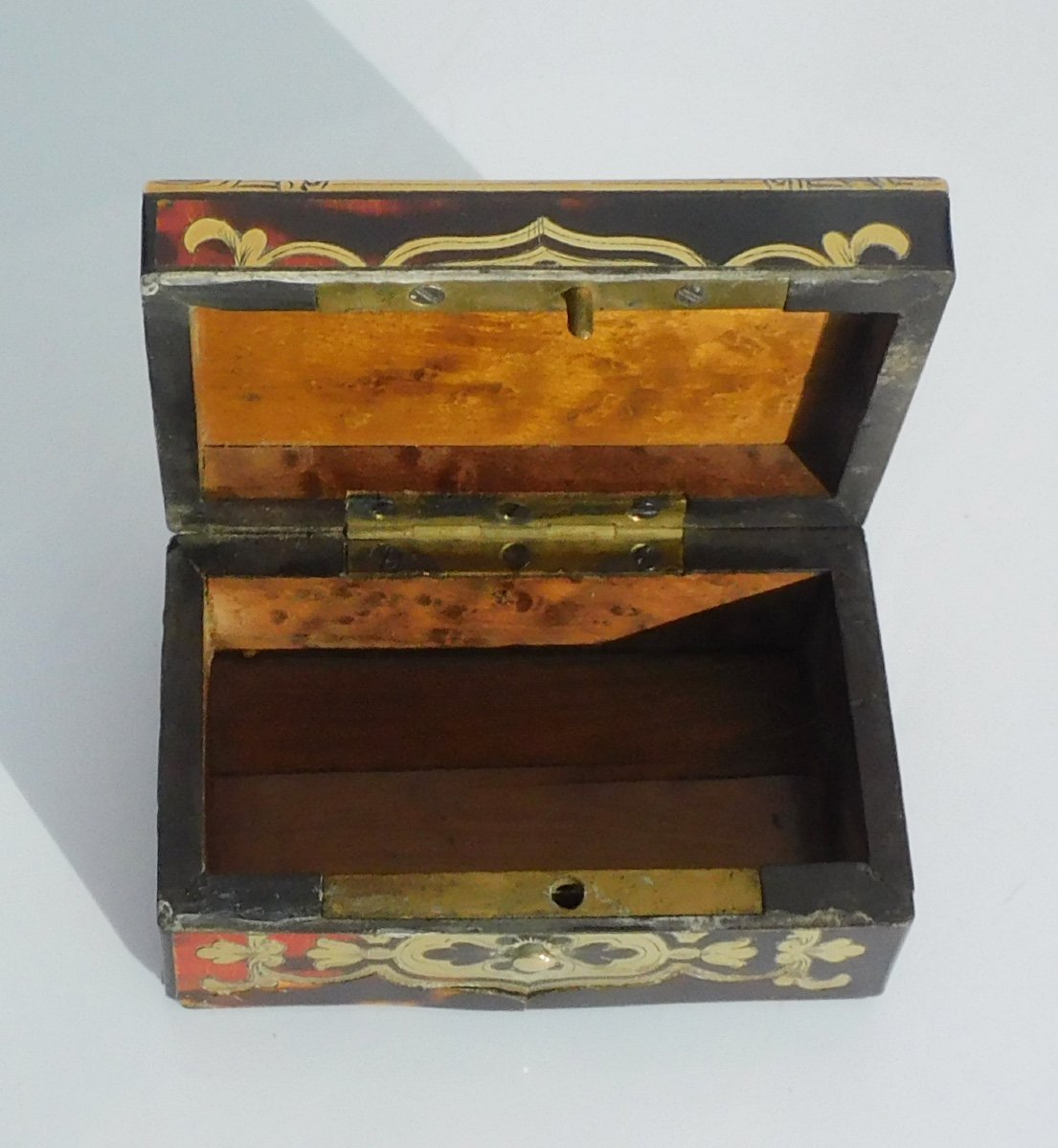 Small 19th Century Marquetry Box With Boulle Napoleon III Stamps -photo-3