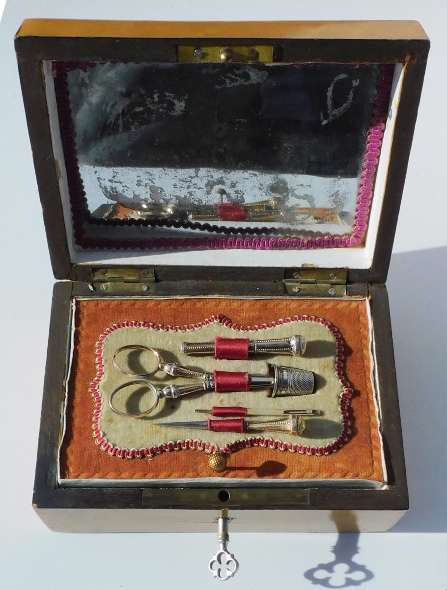 Small Sewing Kit Embroidery Silver Vermeil Scissors Thimble Case Needles-photo-4