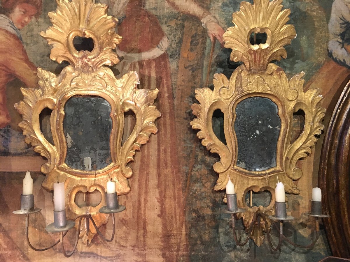 Pair Of 18th Century Venetian Gilded Wood Mirrors With 3 Metal Light Arms -photo-2