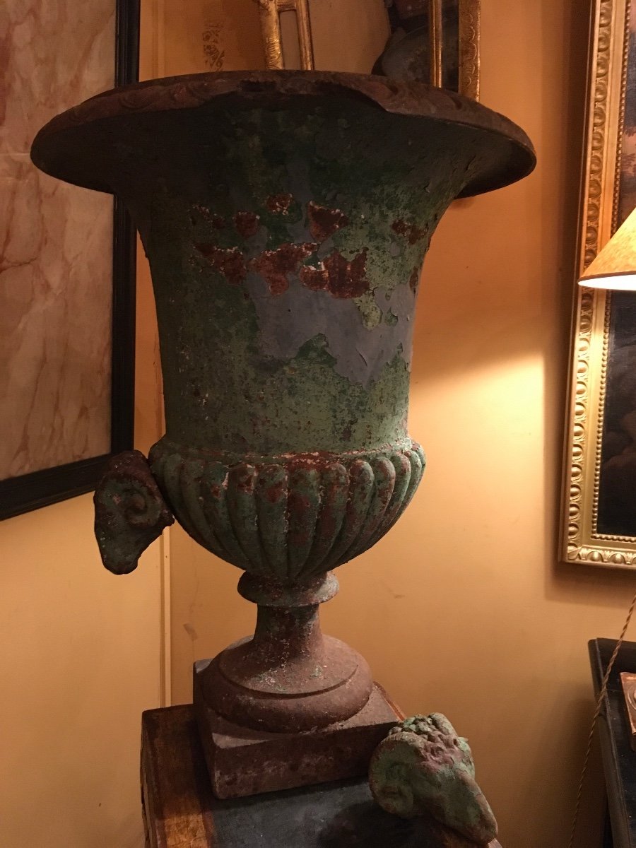 Paire De Vases Médicis à Godrons Et Têtes De Bélier XIX ème ( Manques Sur Les Cols ) -photo-3