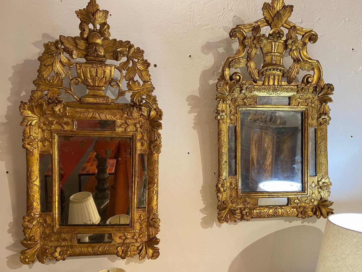 18th Century Gilded Wood Mirror With Glazing Beads And Pediment -photo-4