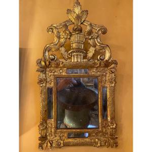 18th Century Gilded Wood Mirror With Glazing Beads And Pediment 