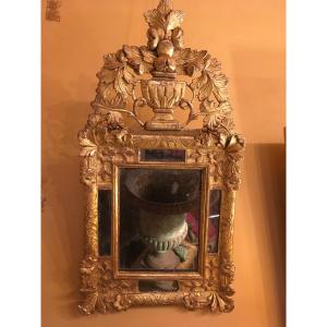 18th Century Gilded Wood Mirror With Glazing Beads And Pediment 