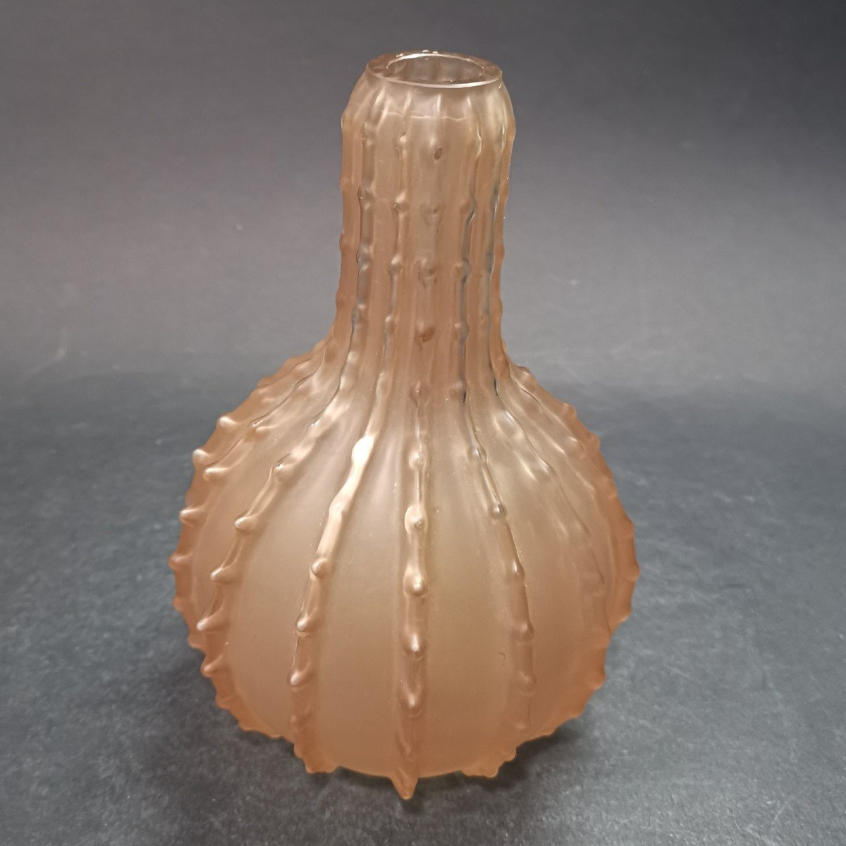 Lalique Réné, Vase Modèle Dentelé En Verre Soufflé Moulé Satiné-photo-2