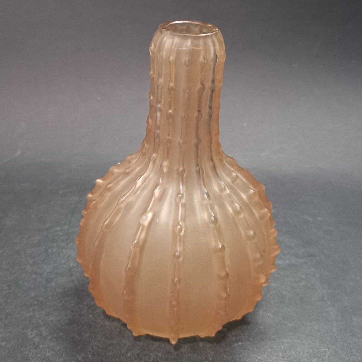 Lalique Réné, Vase Modèle Dentelé En Verre Soufflé Moulé Satiné-photo-3