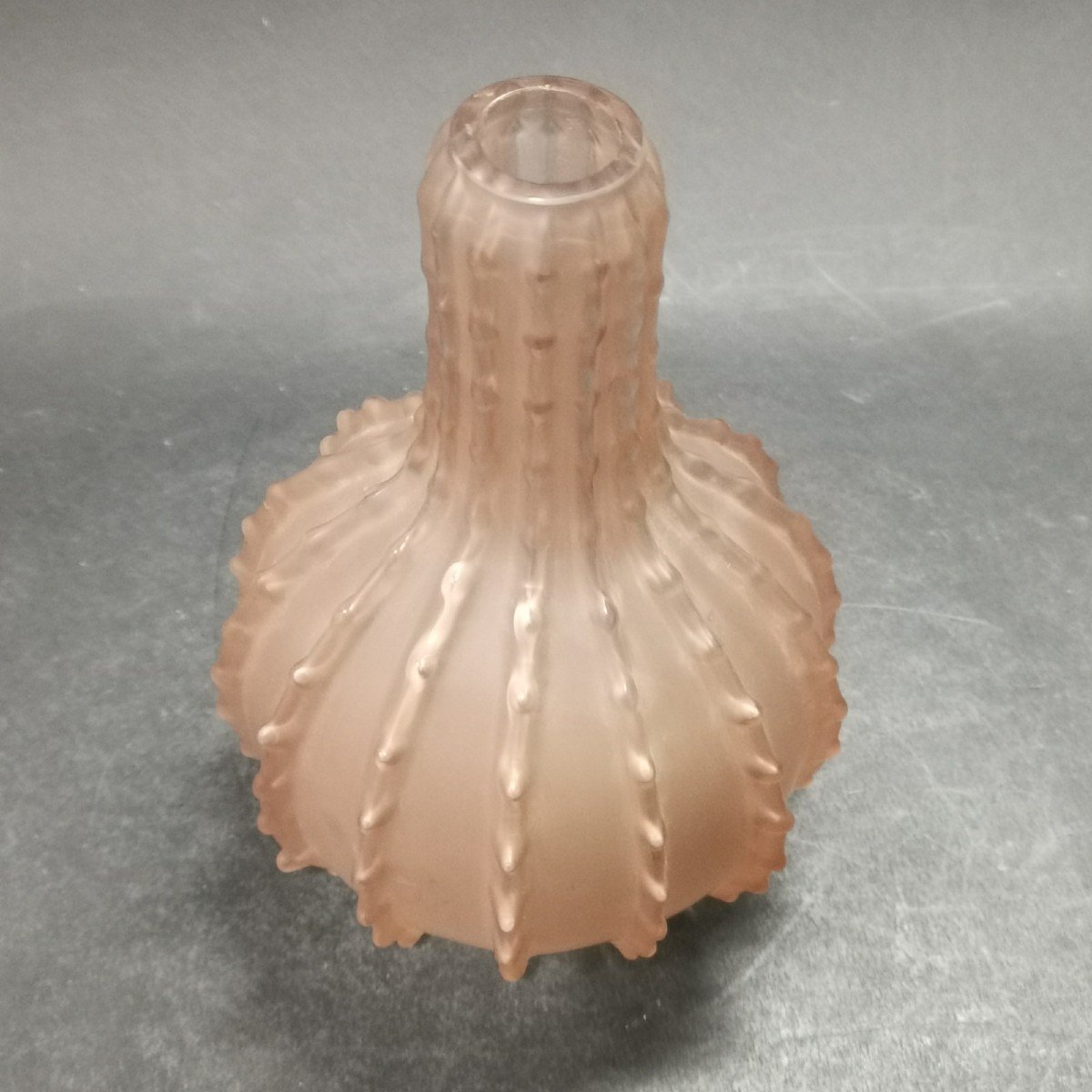 Lalique Réné, Vase Modèle Dentelé En Verre Soufflé Moulé Satiné-photo-4