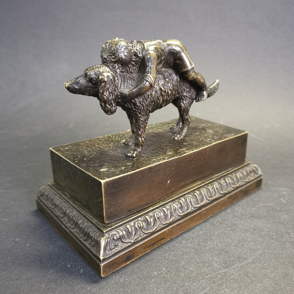 Bronze Inkwell, Child Lying On A Dog, Restoration Period , XIX °-photo-1