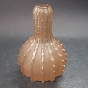 Lalique Réné, Vase Modèle Dentelé En Verre Soufflé Moulé Satiné