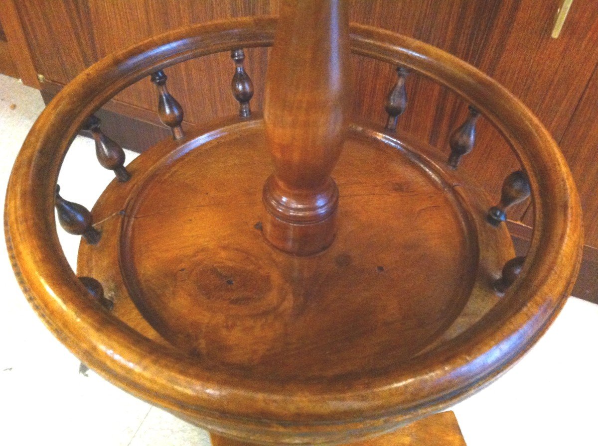 Restoration Period Pedestal / Knitter-photo-1