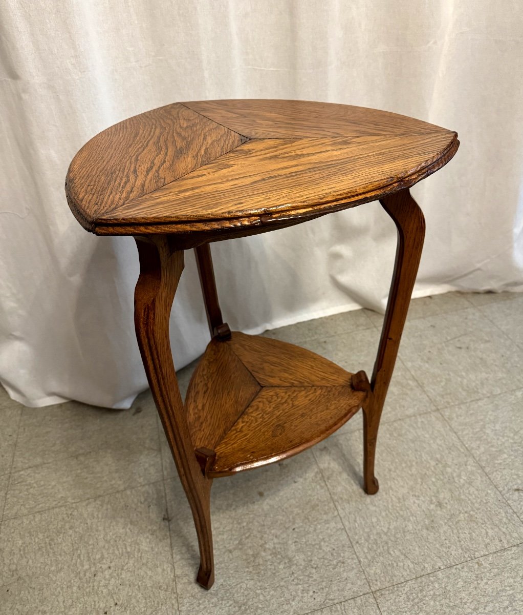 Table d'époque.art Nouveau