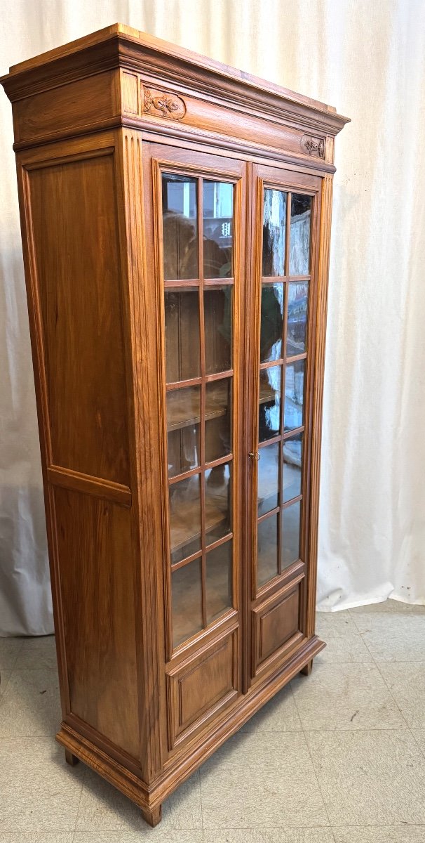 Small Walnut Bookcase-photo-4