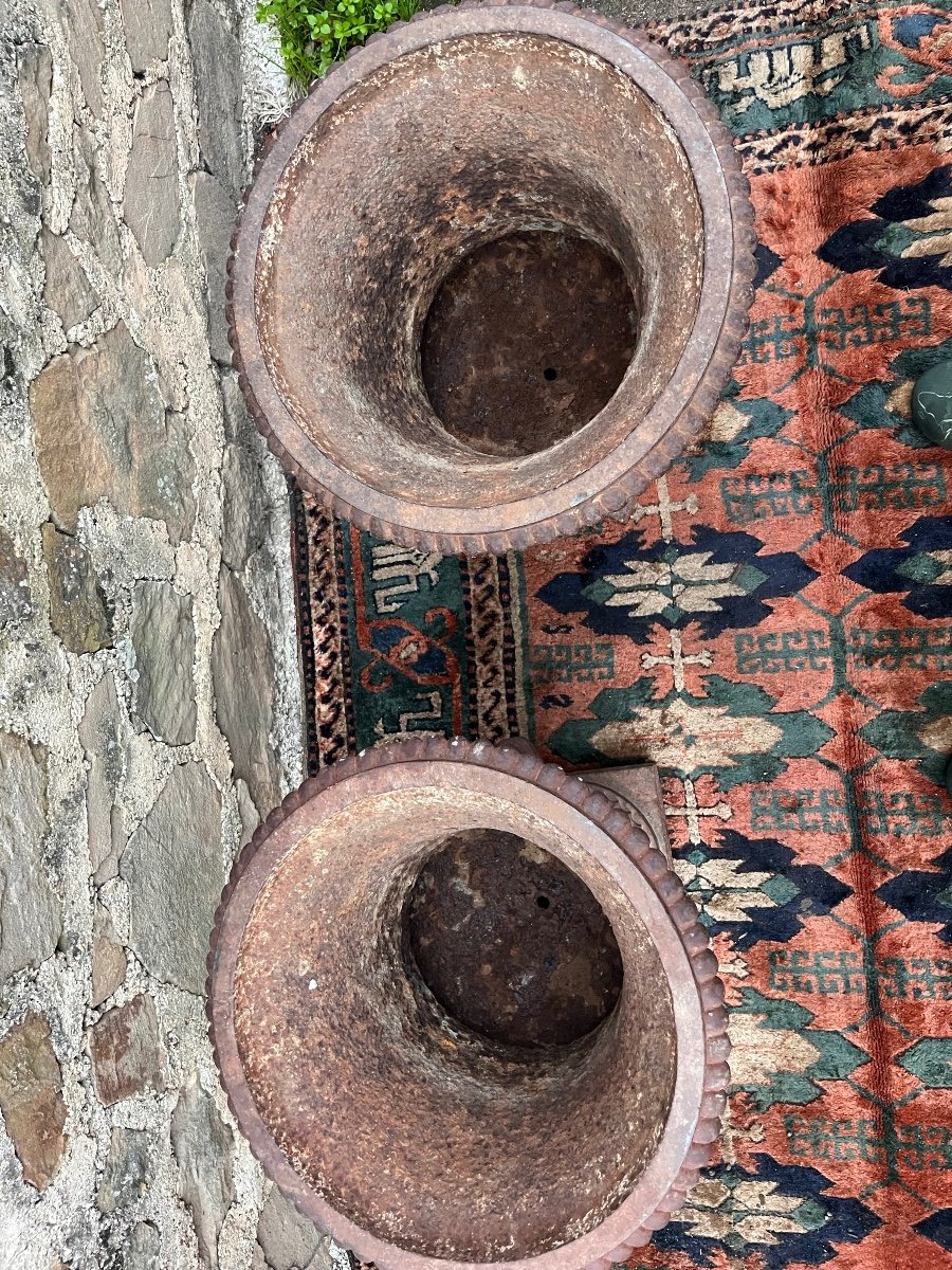 Pair Of Medici Vases In Very Thick Cast Iron -photo-1