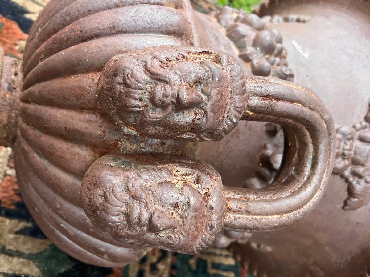 Pair Of Medici Vases In Very Thick Cast Iron -photo-5