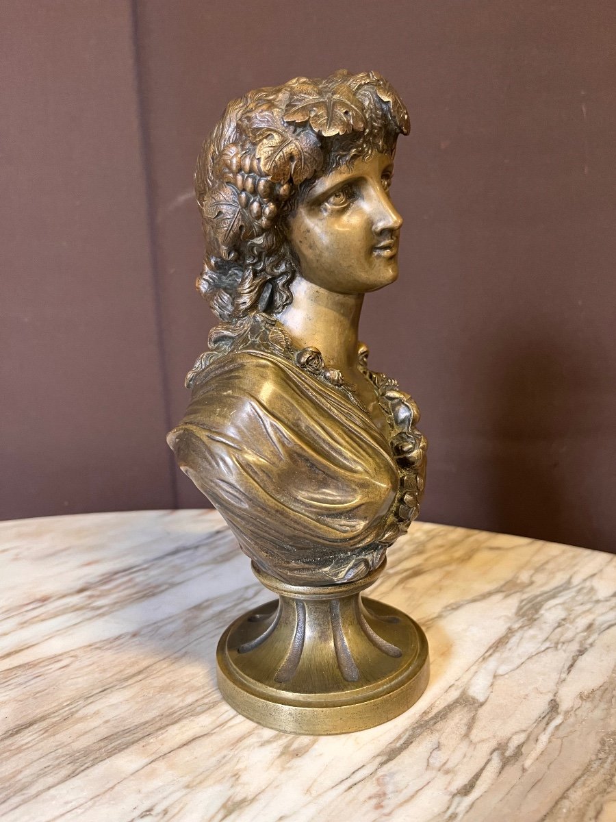 Bronze Bust Of An Elegant Woman -photo-4