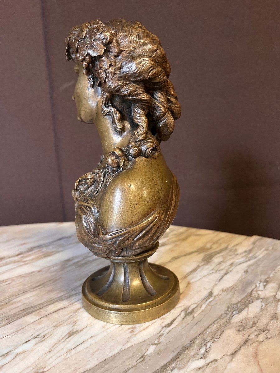 Bronze Bust Of An Elegant Woman -photo-2