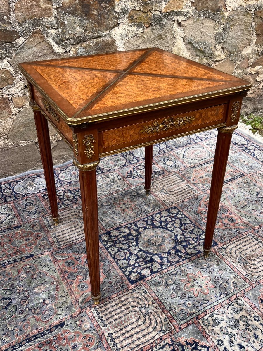 Table A Jeux Mouchoir De Style Louis XVI 