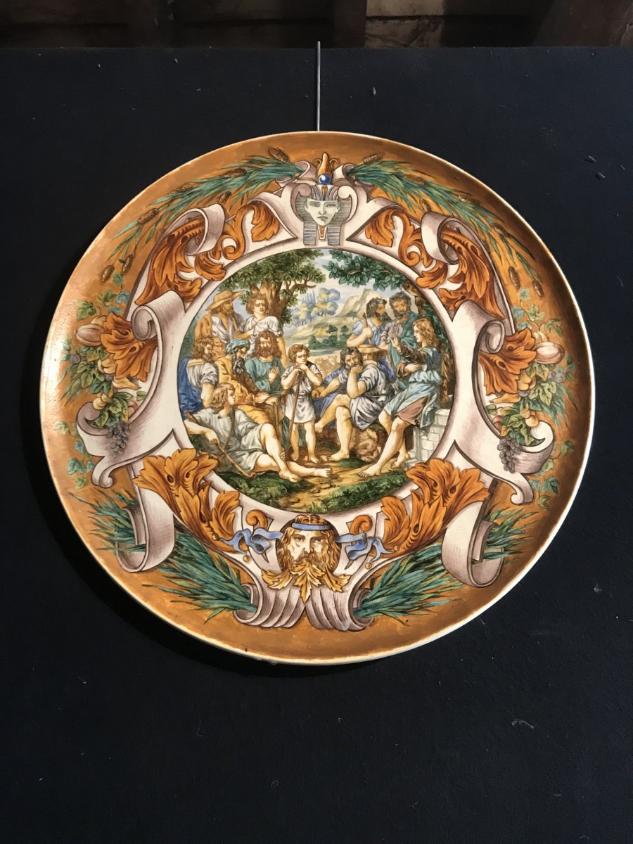 Plat Dans Le Goût De La Renaissance En Porcelaine De Blois