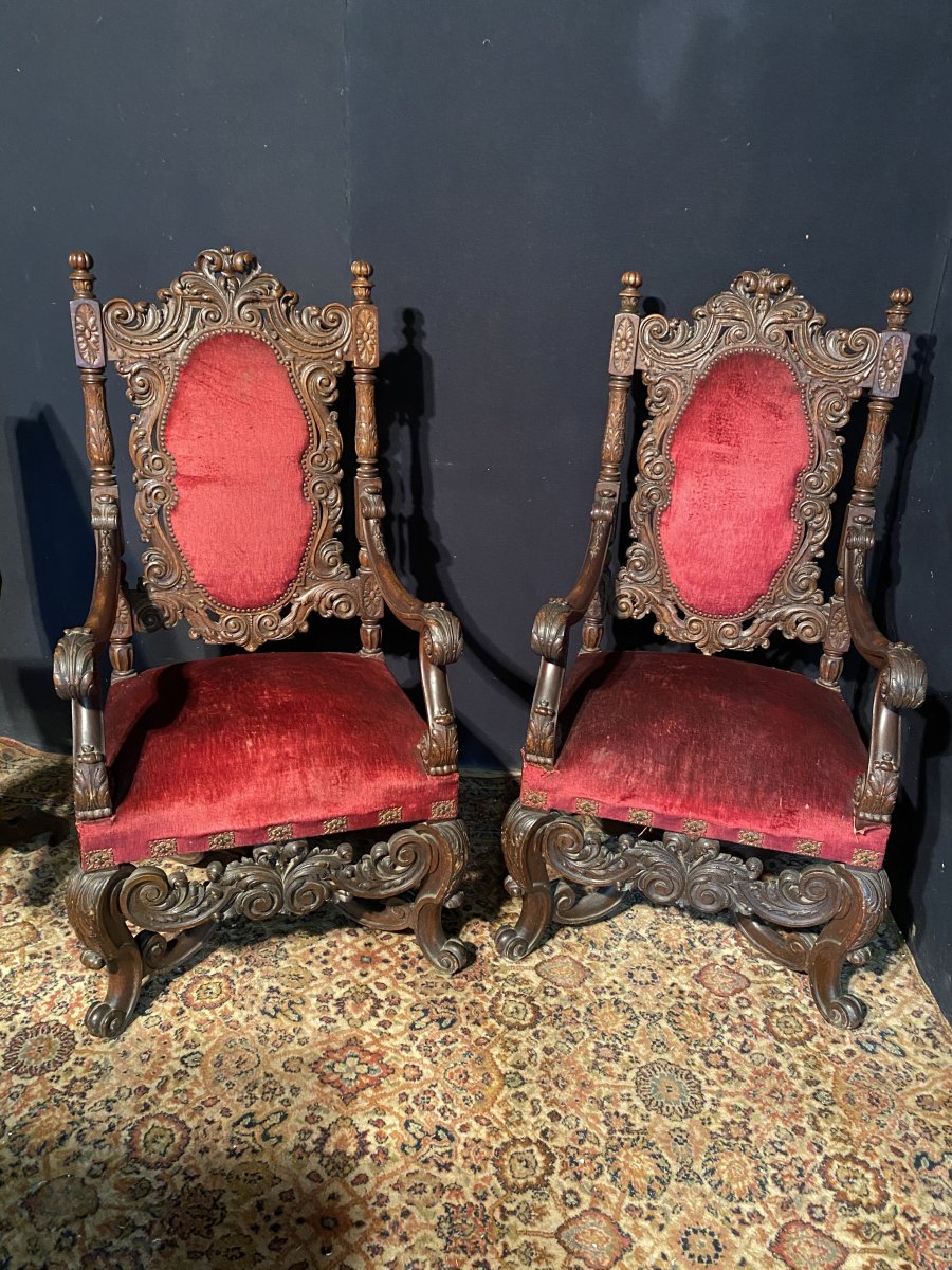 Paire De Fauteuils D’apparat De Style Renaissance 