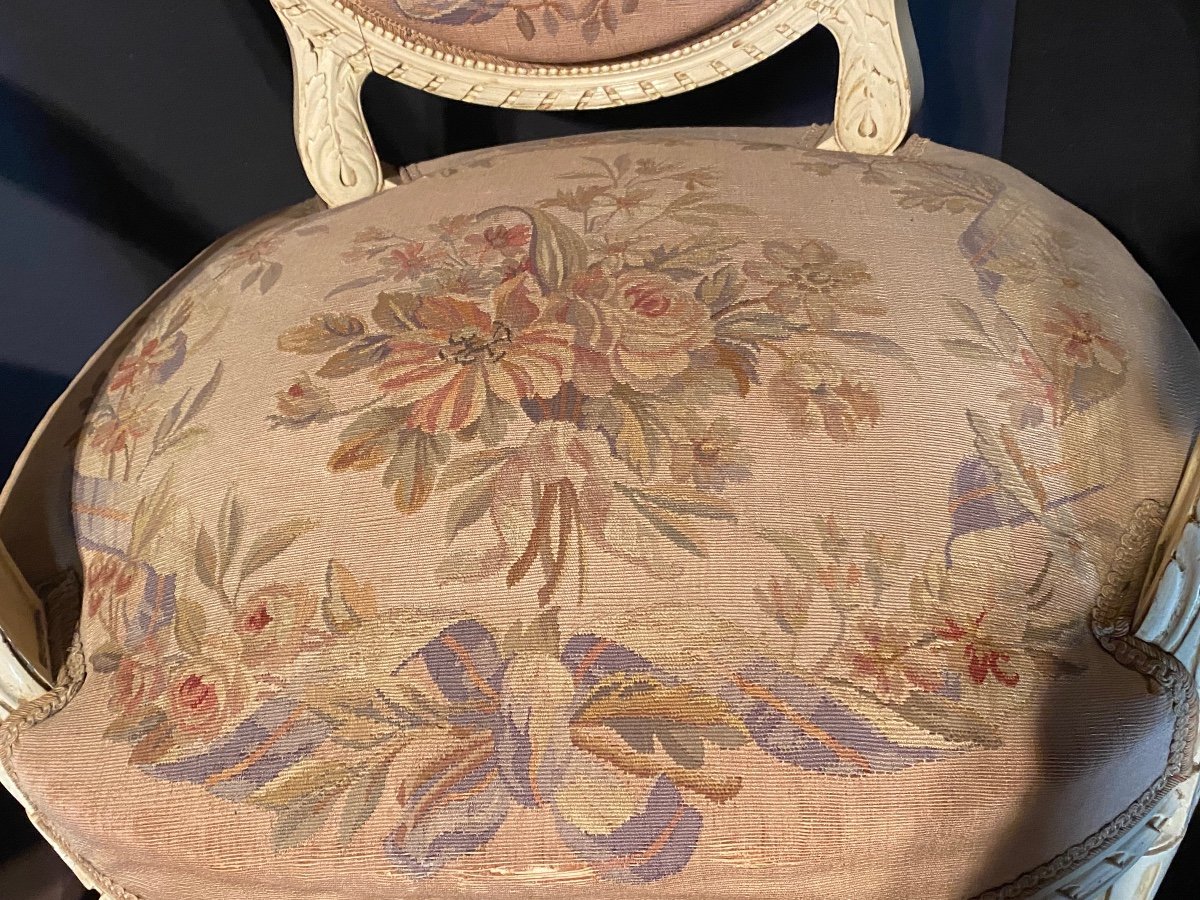 Paire De Fauteuils Médaillons De Style Louis XVI Recouvert De Tapisserie D’aubusson-photo-2