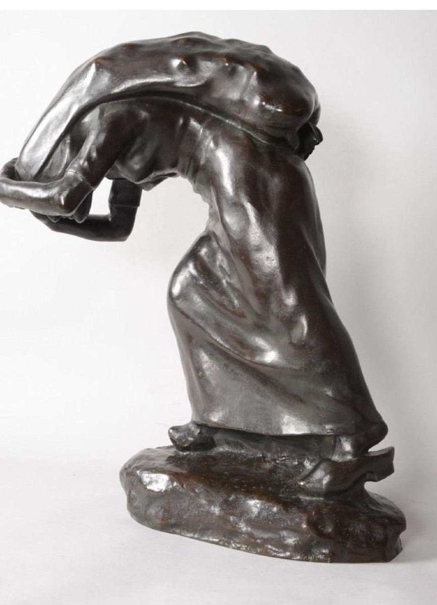 La Porteuse De Charbon Sculpture école Belge  bronze social Joseph Baudrenghien 1873-1954