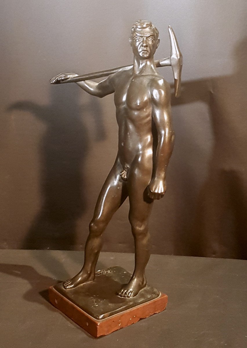 Miner And His Pickaxe, Bronze - August Bischoff-photo-2