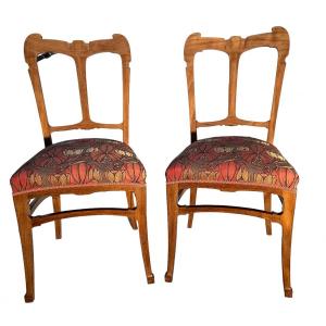 Paire De Chaises En Bois Clair De Victor Horta 