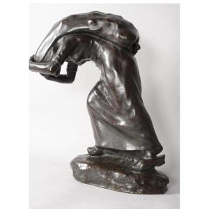 La Porteuse De Charbon Sculpture école Belge  bronze social Joseph Baudrenghien 1873-1954