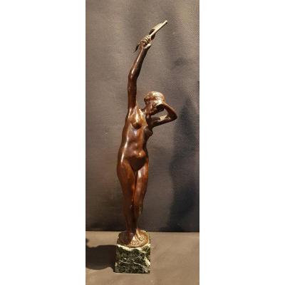 Femme Agitant Un Drapeau, Bronze - Floris De Cuyper