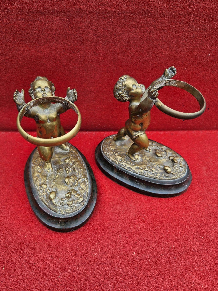 Paire d'Amours En Bronze Singés Louis Kley