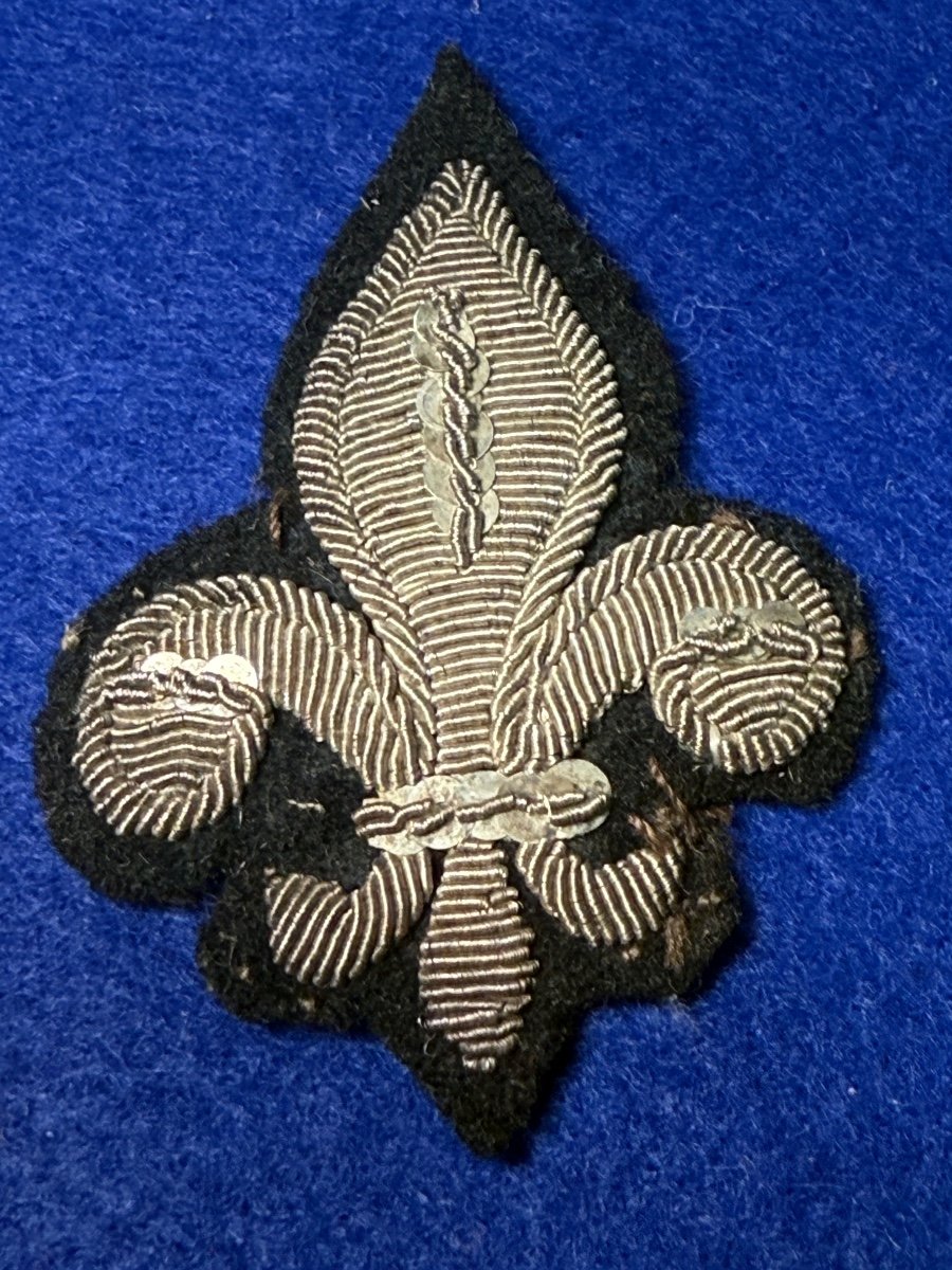 Armé De Condé  Fleur De Lys  élément d'Uniforme  18 ème 