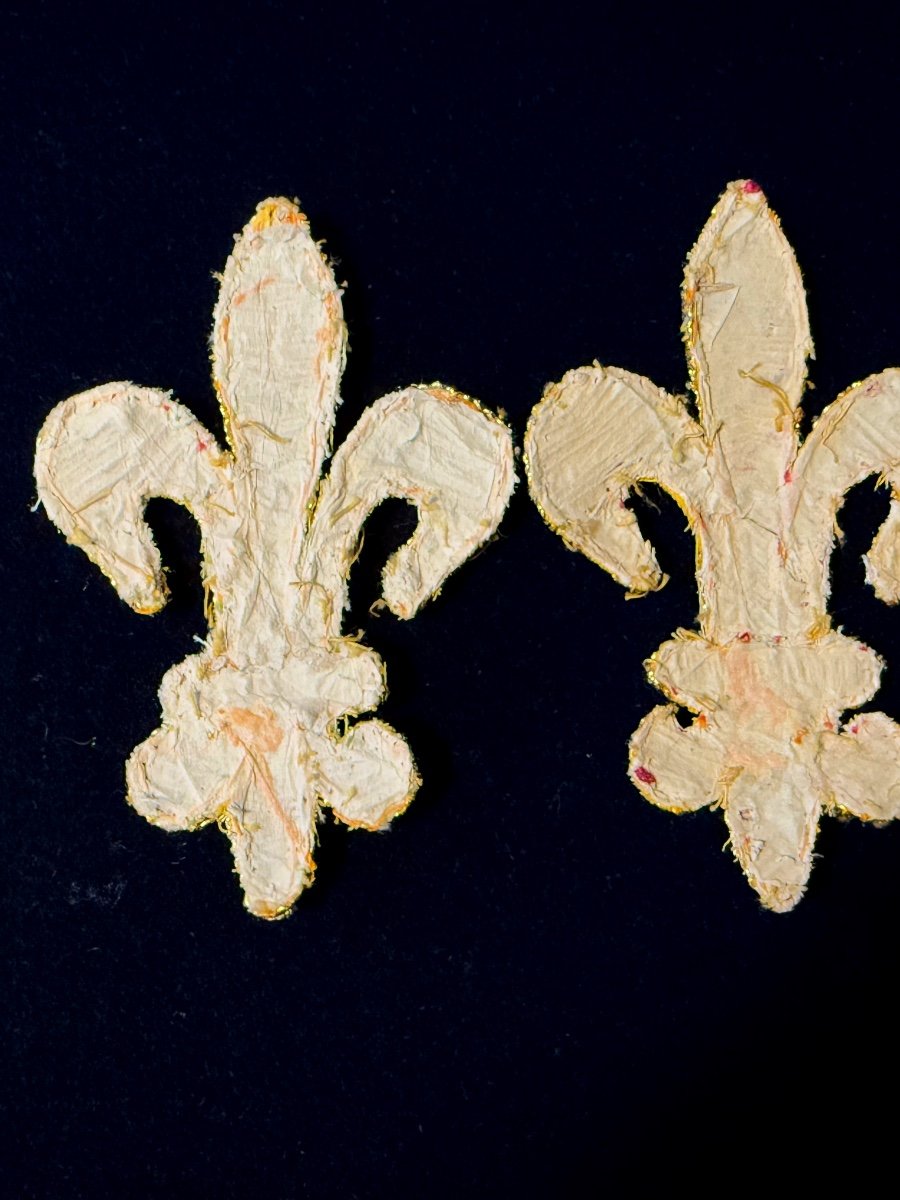 Deux Grandes Fleur De Lys  Or  De  Porte Manteau  d' Officier De La Garde Royale   1814  19 ème-photo-4