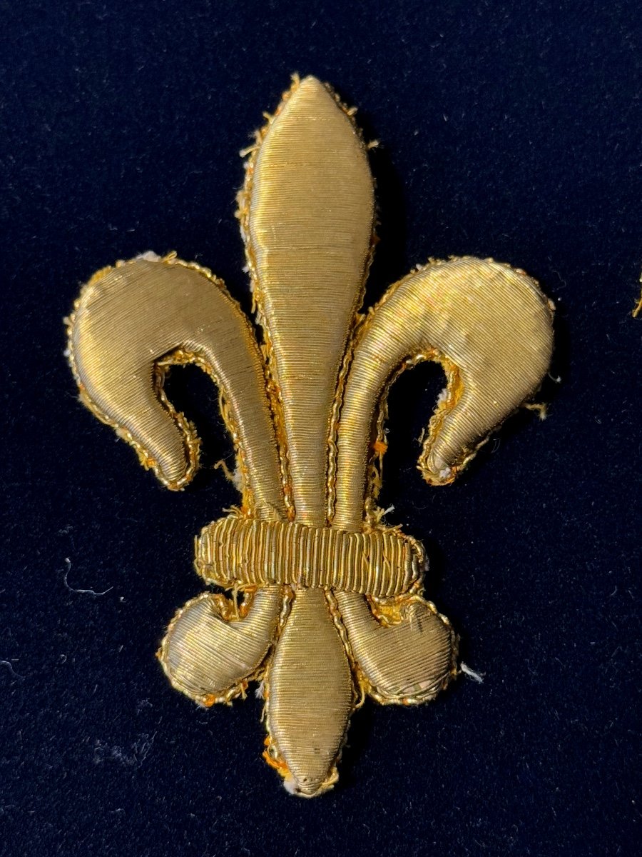 Deux Grandes Fleur De Lys  Or  De  Porte Manteau  d' Officier De La Garde Royale   1814  19 ème-photo-2